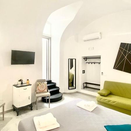 Rossaroll One Park Free Noto Exterior photo